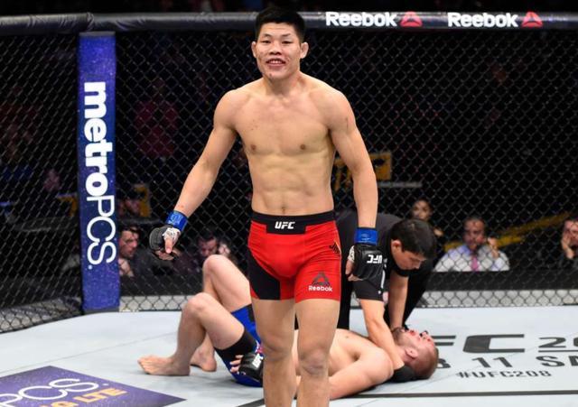 李景亮热血战斗瞬间精彩回顾，最新视频不容错过！