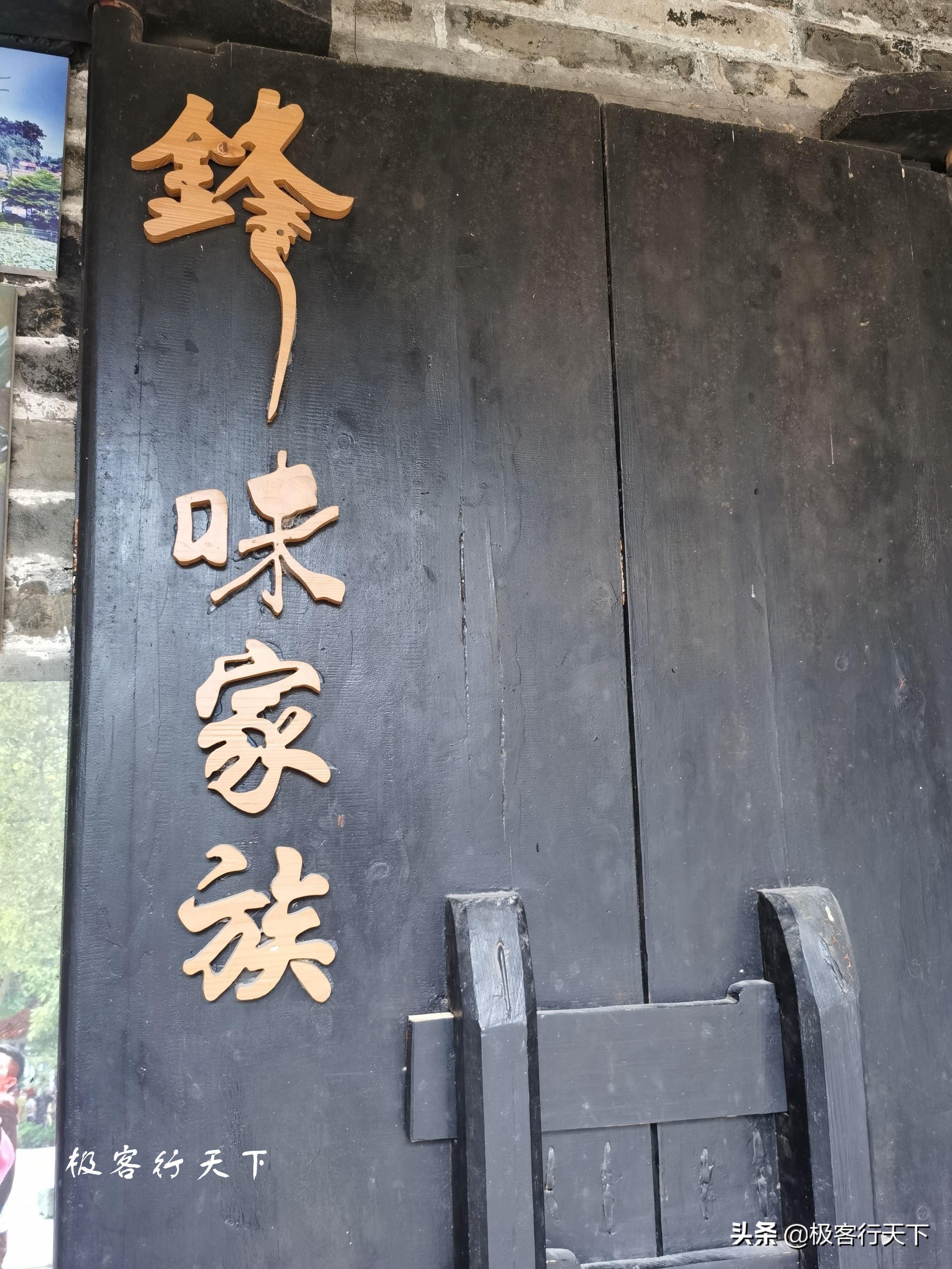 最新女性发型流行趋势，小巷中的秘密发艺之旅探索时尚发型新风尚